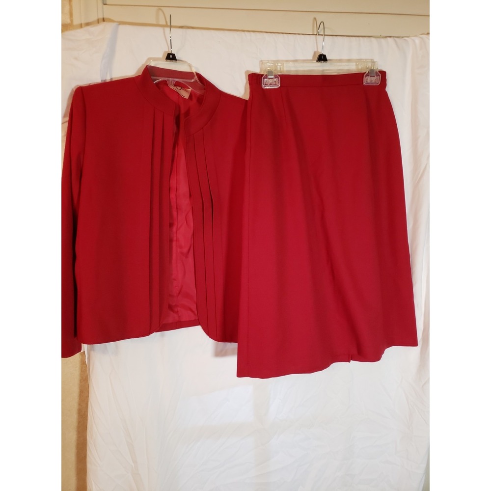Women's Tan Jay Red Skirt Suit Size 12/14